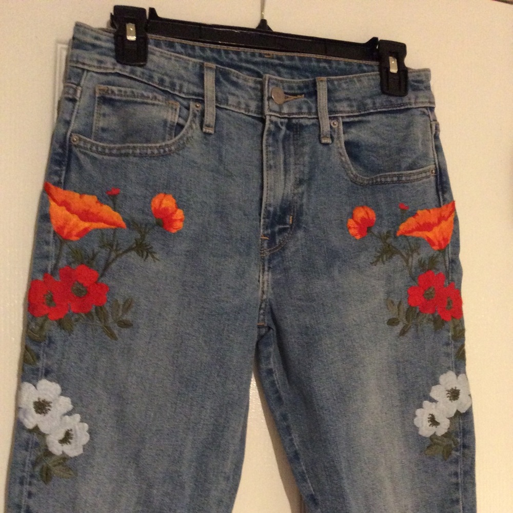 LEVIS FLORAL JEANS (SIZE 27)